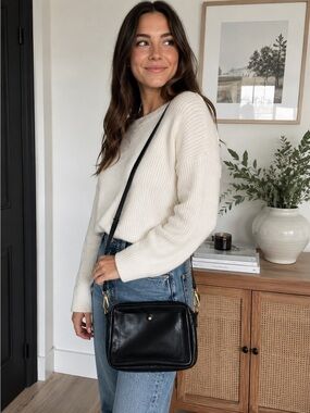 Madewell Black Leather Crossbody Bag Minimalist Quiet Luxury Brass Hardware